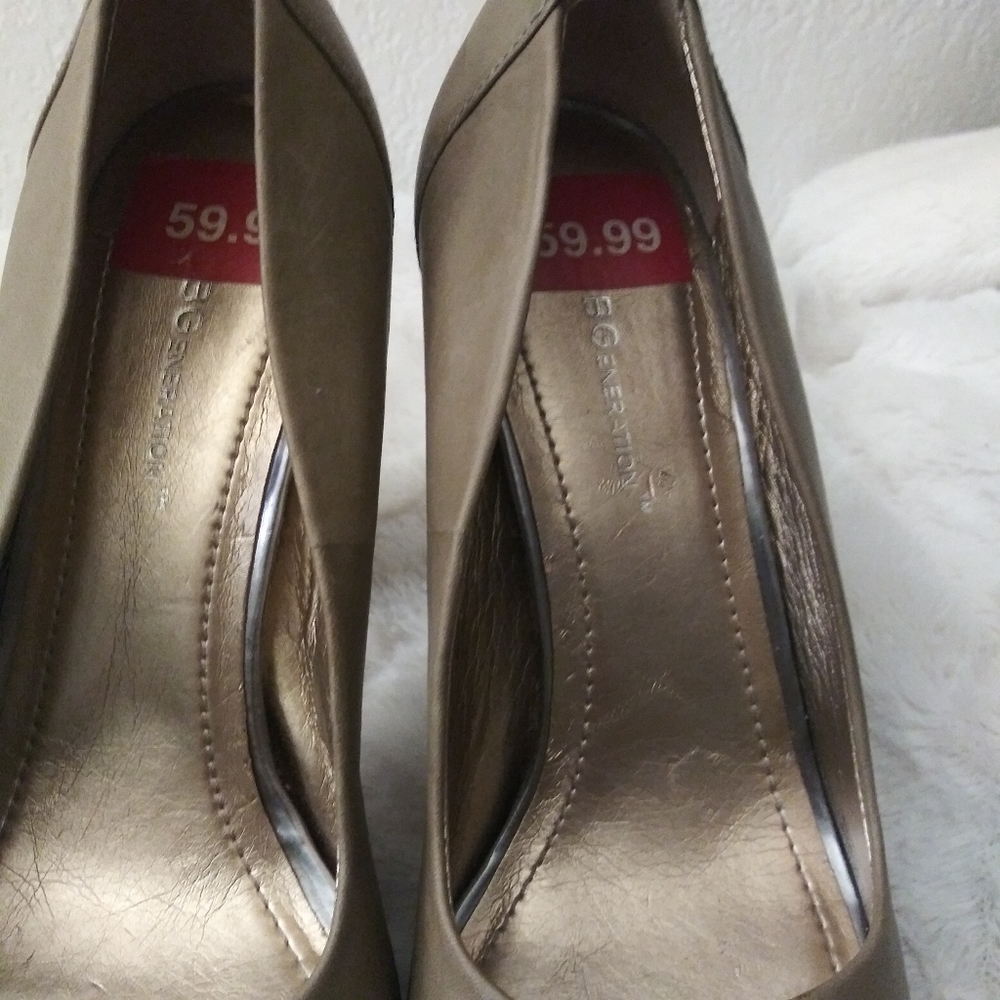 BCBGeneration HEELS. - Picture 3 of 8